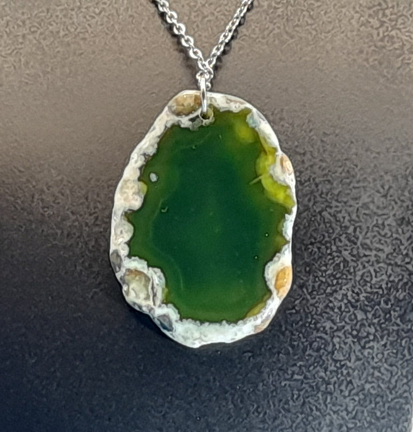 DIVERS COLLIERS EN PIERRE D' AGATE VERTE - BIJOUX ARTISANAUX, UNIQUES & ORIGINAUX