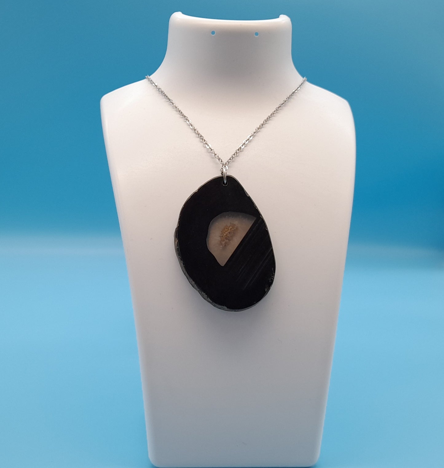 DIVERS COLLIERS EN PIERRE D' AGATE GRISE & NOIRE - BIJOUX ARTISANAUX, UNIQUES & ORIGINAUX