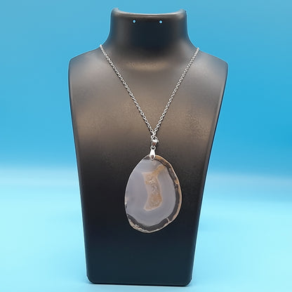 DIVERS COLLIERS EN PIERRE D' AGATE BLANCHE & JAUNE PALE - BIJOUX ARTISANAUX, UNIQUES & ORIGINAUX