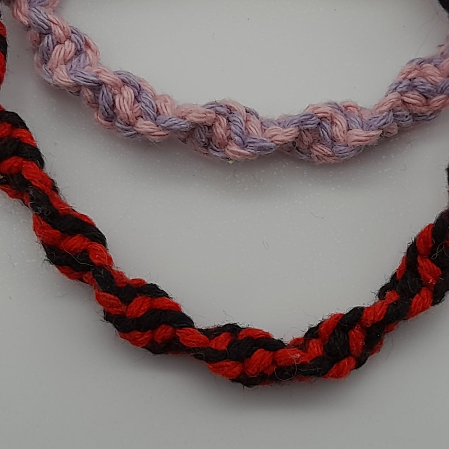 BRACELETS EN MACRAMÉ BICOLORES - 3 TYPES DE NOEUDS - AJUSTABLES & MIXTES, UNIQUES & ARTISANAUX