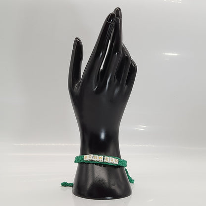 BRACELET EN MACRAMÉ MODÈLE " BONHEUR " - AJUSTABLE & MIXTE, UNIQUE & ARTISANAL