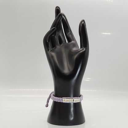 BRACELET EN MACRAMÉ MODÈLE " AMOUR " - AJUSTABLE & MIXTE, UNIQUE & ARTISANAL