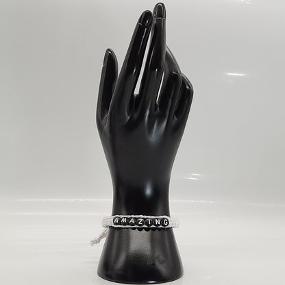 BRACELET EN MACRAMÉ MODÈLE " AMAZING " - AJUSTABLE & MIXTE, UNIQUE & ARTISANAL