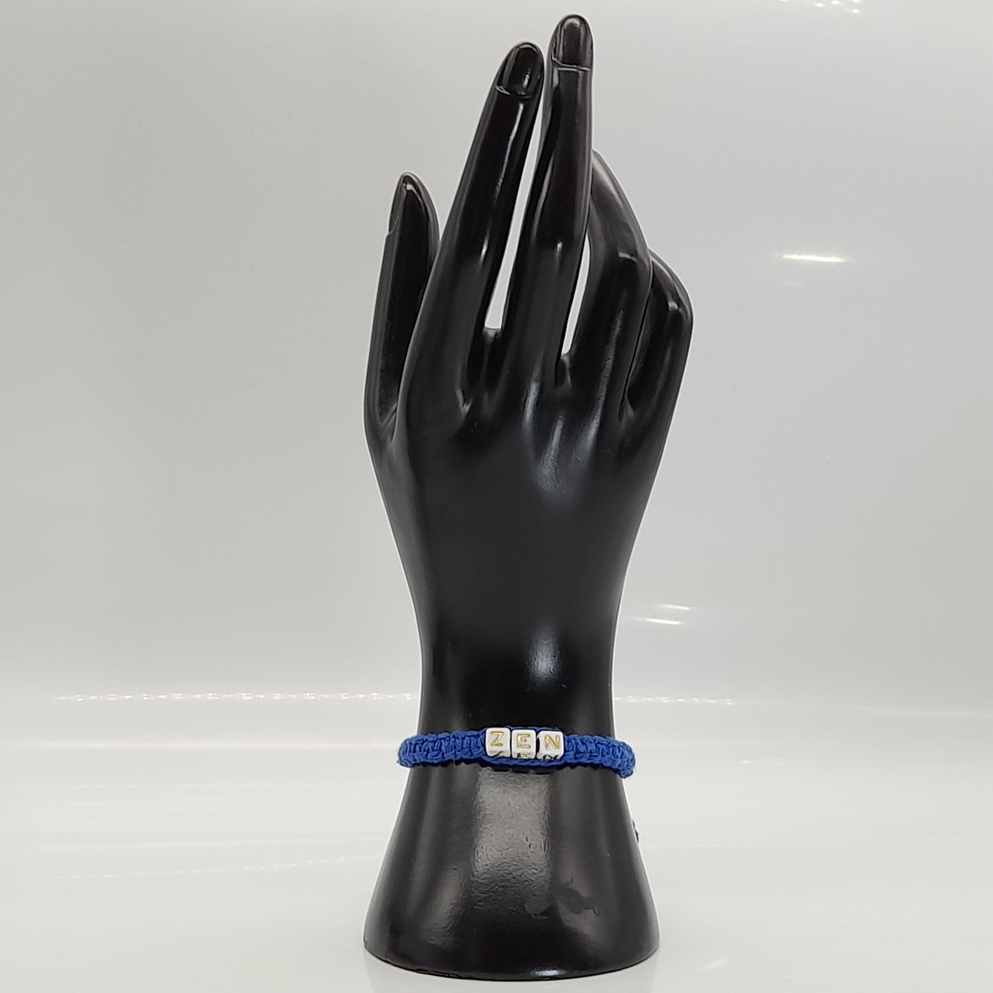 BRACELET EN MACRAMÉ MODÈLE " ZEN " - AJUSTABLE & MIXTE, UNIQUE & ARTISANAL