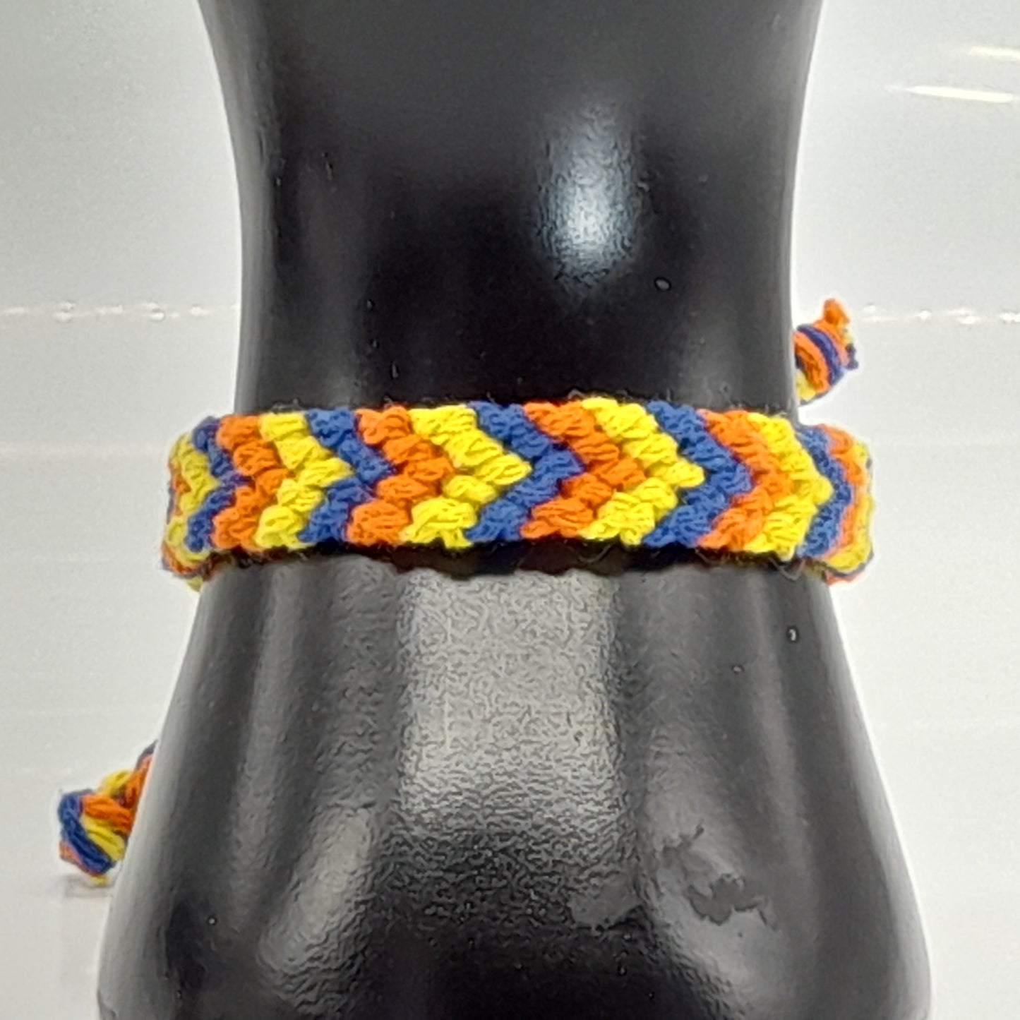 BRACELETS " BRÉSILIENS EN V " MULTICOLORES - AJUSTABLES & MIXTES, UNIQUES & ARTISANAUX