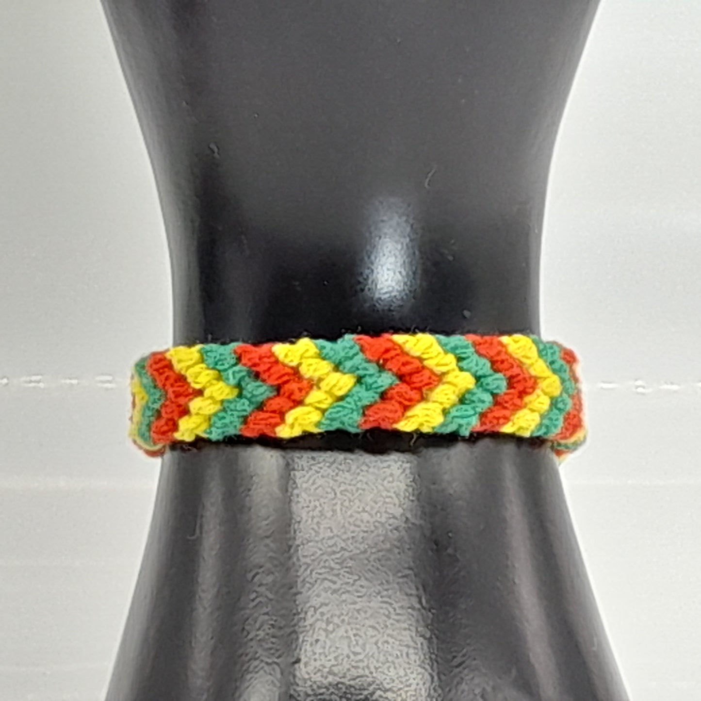 BRACELETS " BRÉSILIENS EN V " MULTICOLORES - AJUSTABLES & MIXTES, UNIQUES & ARTISANAUX