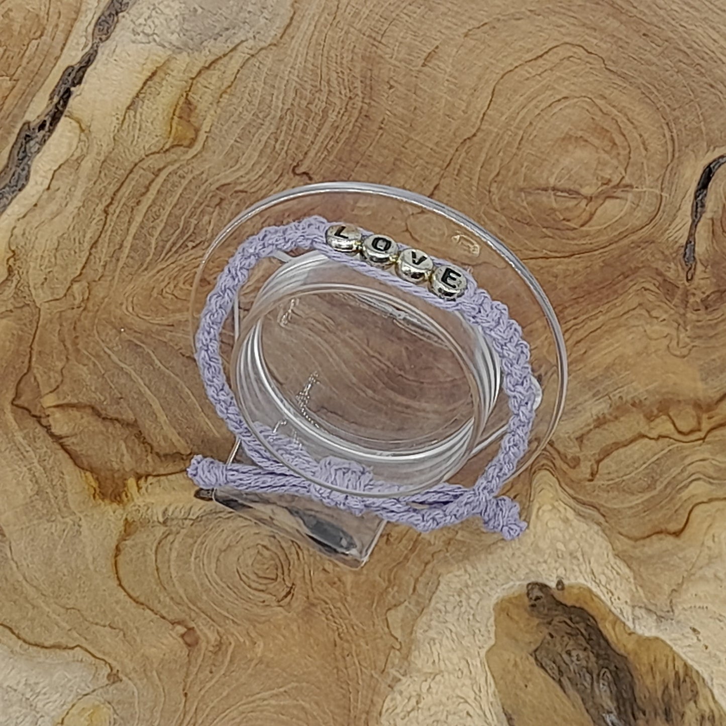 BRACELET EN MACRAMÉ MODÈLE " LOVE " - AJUSTABLE & MIXTE, UNIQUE & ARTISANAL