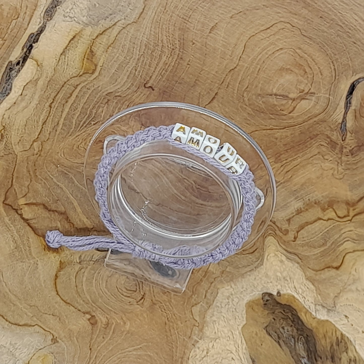 BRACELET EN MACRAMÉ MODÈLE " AMOUR " - AJUSTABLE & MIXTE, UNIQUE & ARTISANAL