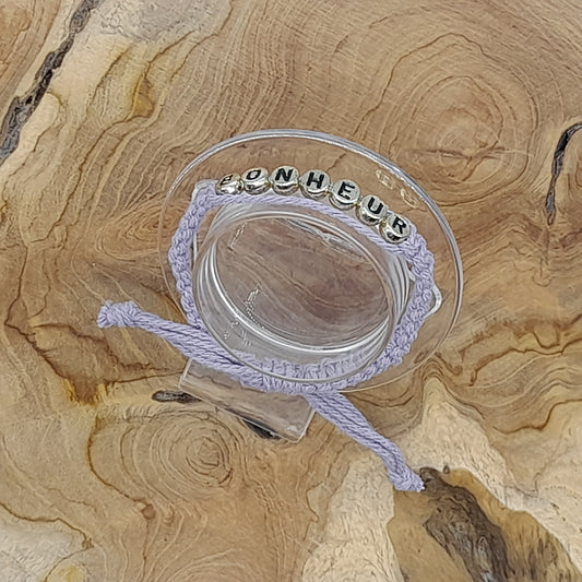 BRACELET EN MACRAMÉ MODÈLE " BONHEUR " - AJUSTABLE & MIXTE, UNIQUE & ARTISANAL