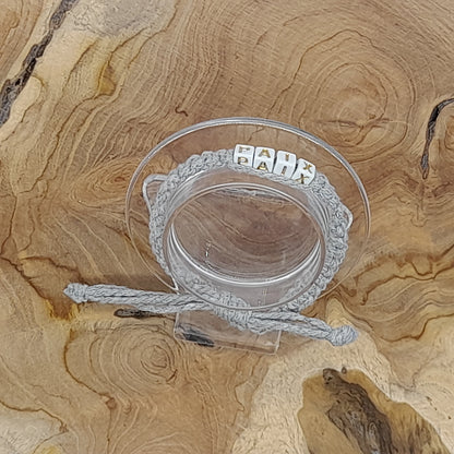 BRACELET EN MACRAMÉ MODÈLE " PAIX " - AJUSTABLE & MIXTE, UNIQUE & ARTISANAL