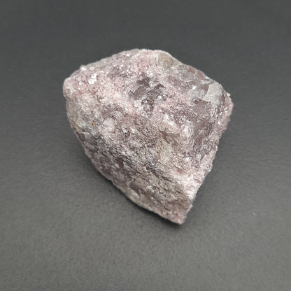 LÉPIDOLITE EN PETITES PIERRES POLIES ET BRUTES