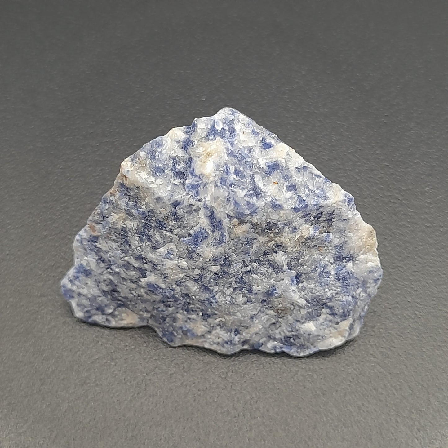 SODALITE EN PETITES PIERRES POLIES ET BRUTES
