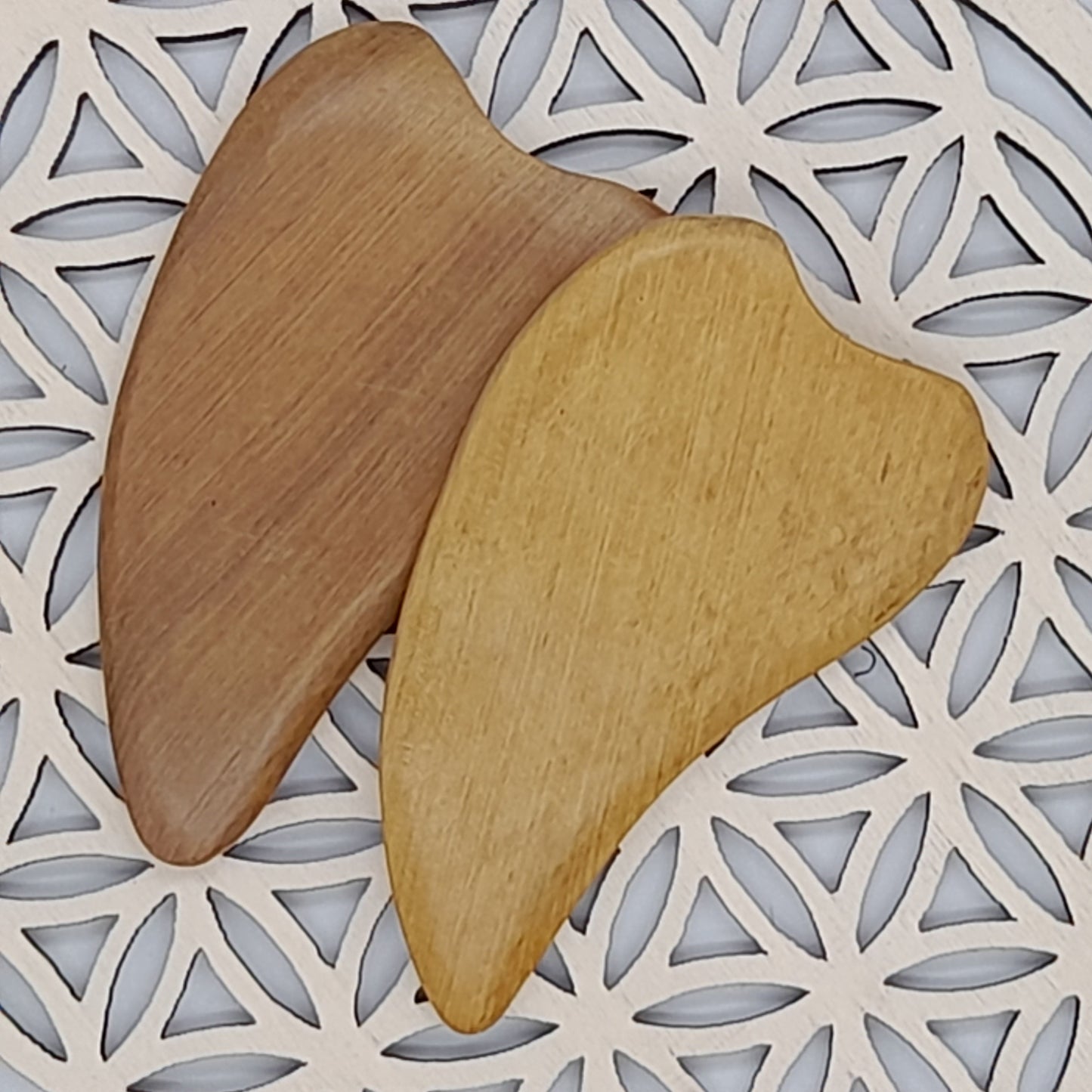 GRAND OUTIL de BEAUTÉ " GUA SHA " EN BOIS NATUREL - MASSAGE - ANTI-ÂGE - ARTISANAL ET UNIQUE
