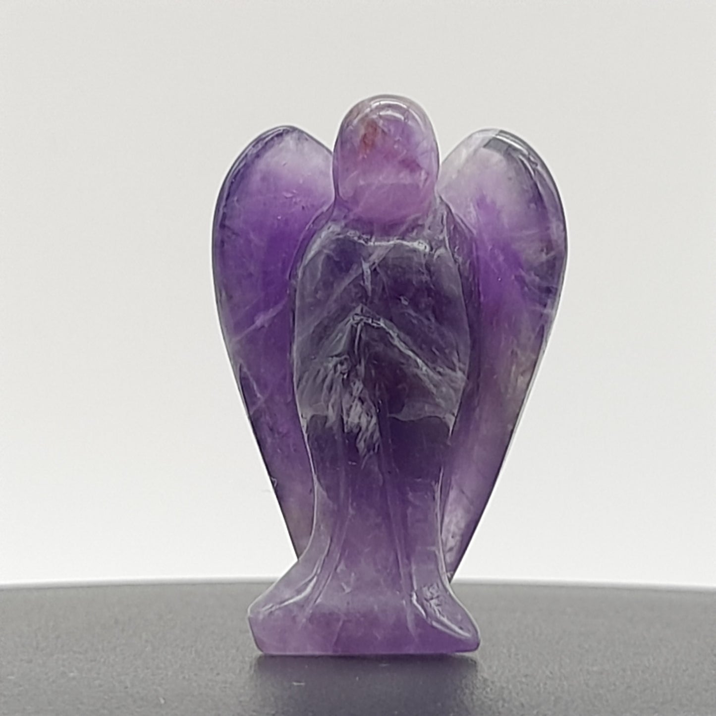 ANGE GARDIEN SCULPTÉ EN PIERRE AMÉTHYSTE - UNIQUE & ARTISANAL