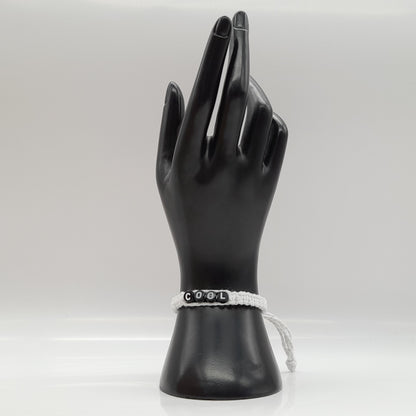 BRACELET EN MACRAMÉ MODÈLE " COOL " - AJUSTABLE & MIXTE, UNIQUE & ARTISANAL