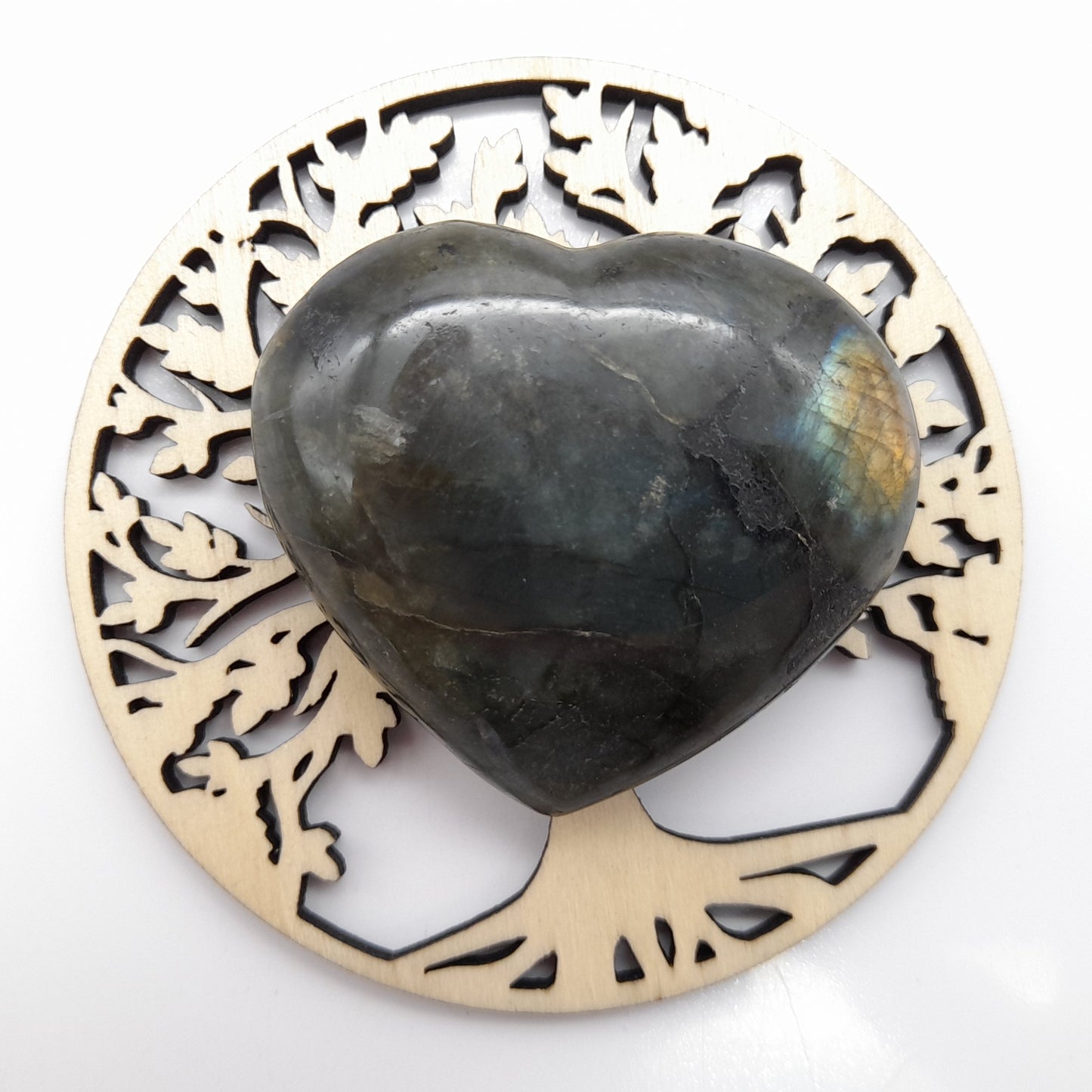 COEUR SCULPTÉ EN PIERRE DE LABRADORITE ARC EN CIEL - UNIQUE & ARTISANAL