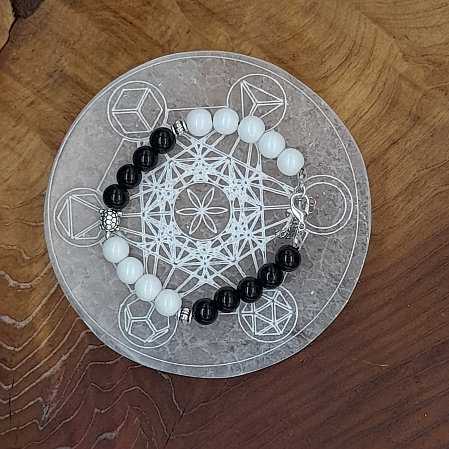 PLAQUE EN SÉLÉNITE GRAVÉE MÉTATRON - STATION DE RECHARGE - UNIQUE, ORIGINALE & ARTISANALE