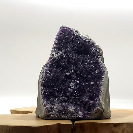 DEMI-GÉODE OU GRANDE DRUSE N°102 EN CRISTAUX AMÉTHYSTE - PIERRE UNIQUE & ARTISANALE