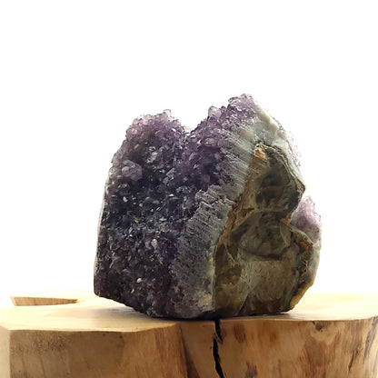 DEMI-GÉODE OU GRANDE DRUSE N°104 " TÊTE DE CHAT " EN CRISTAUX AMÉTHYSTE - PIERRE UNIQUE & ARTISANALE