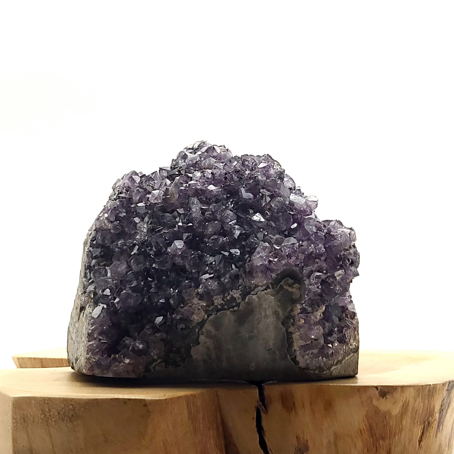DEMI-GEODE OU GRANDE DRUSE N°100 EN CRISTAUX AMÉTHYSTE - PIERRE UNIQUE & ARTISANALE