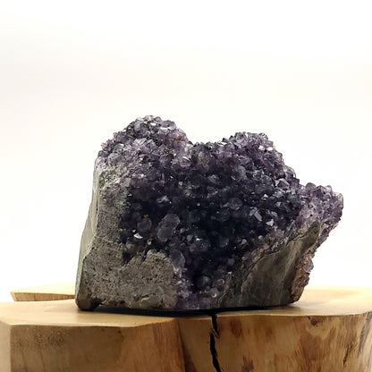 DEMI-GEODE OU GRANDE DRUSE N°100 EN CRISTAUX AMÉTHYSTE - PIERRE UNIQUE & ARTISANALE