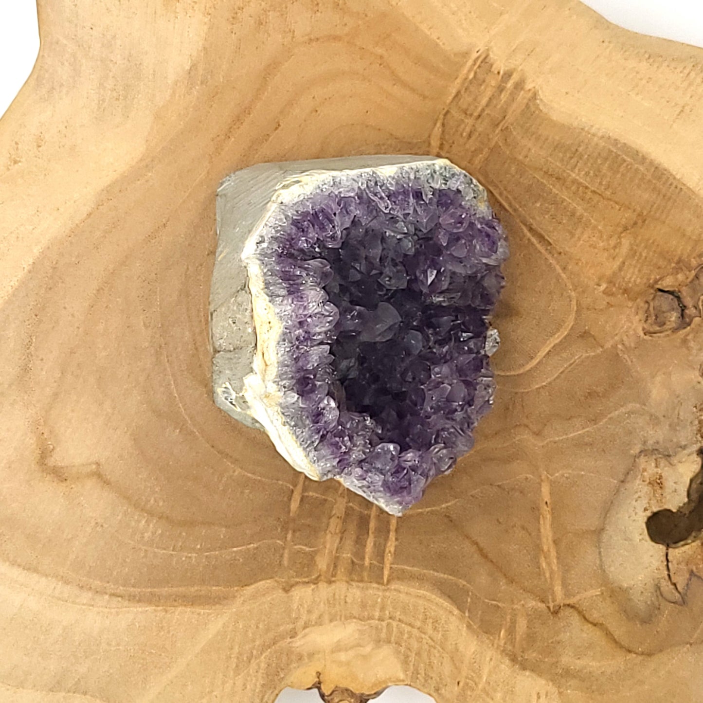 DEMI-GÉODE OU GRANDE DRUSE N°101 EN CRISTAUX AMÉTHYSTE - PIERRE UNIQUE & ARTISANALE