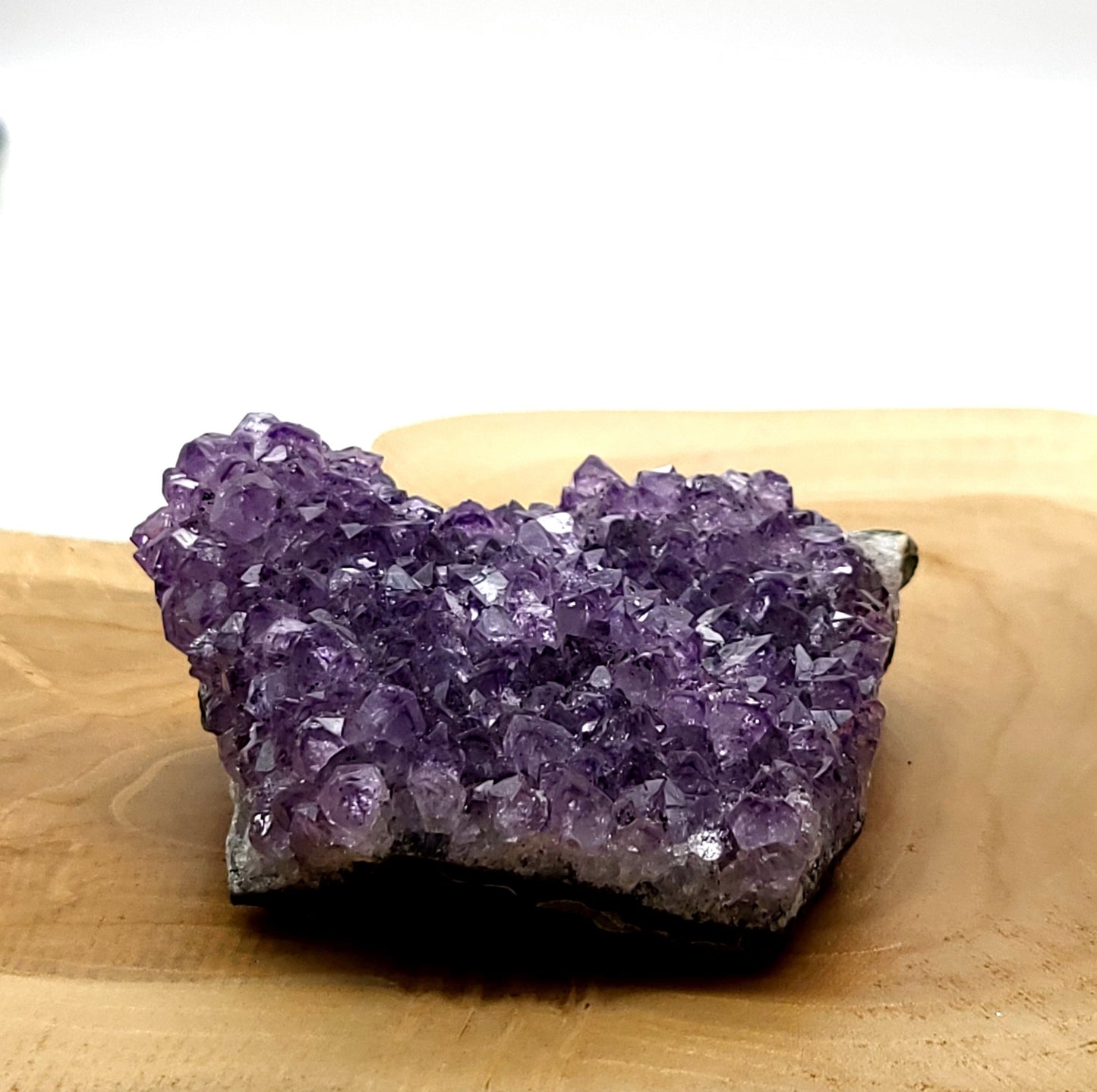 DRUSE MOYENNE N°107 EN CRISTAUX AMÉTHYSTE - PIERRE UNIQUE & ARTISANALE