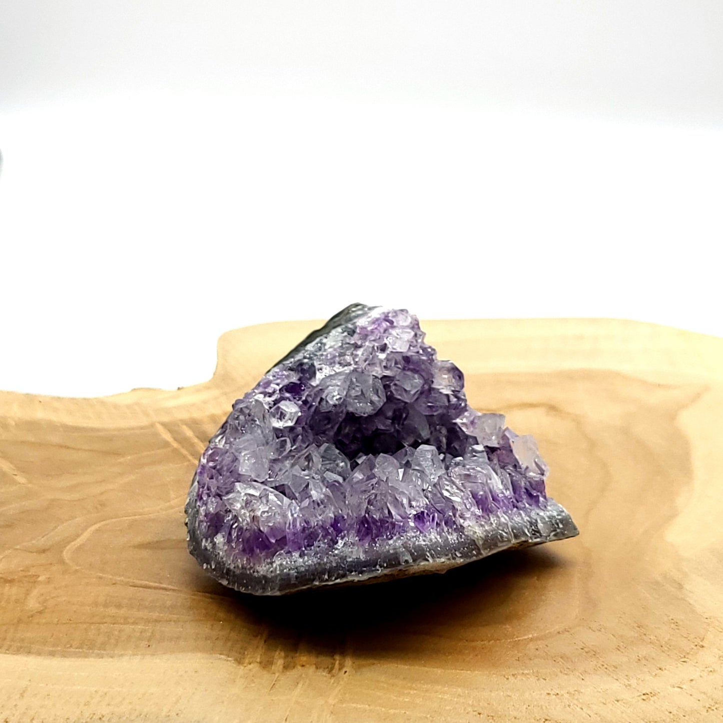 DRUSE MOYENNE N°105 EN CRISTAUX AMÉTHYSTE - PIERRE UNIQUE & ARTISANALE