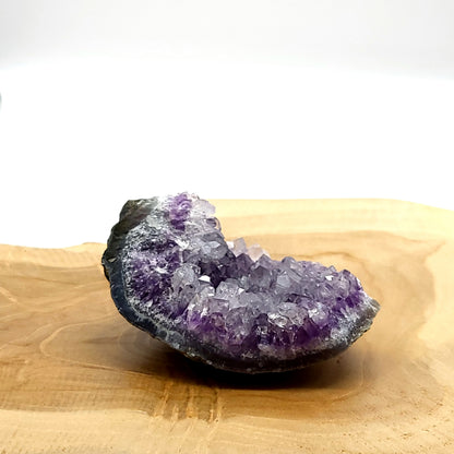 DRUSE MOYENNE N°105 EN CRISTAUX AMÉTHYSTE - PIERRE UNIQUE & ARTISANALE