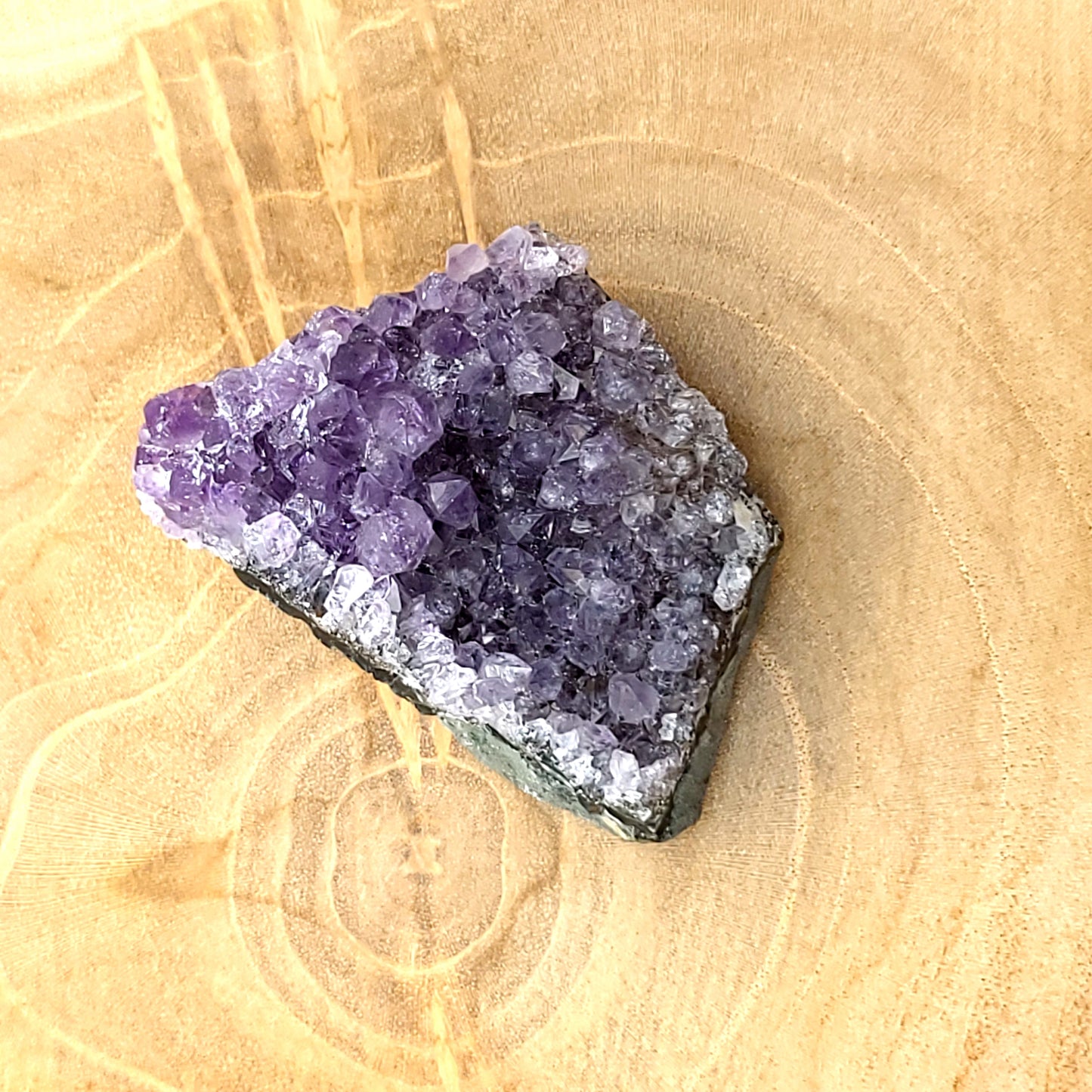 PETITE DRUSE N°115 EN CRISTAUX AMÉTHYSTE - PIERRE UNIQUE & ARTISANALE