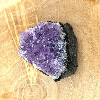 PETITE DRUSE N°124 EN CRISTAUX AMÉTHYSTE - PIERRE UNIQUE & ARTISANALE