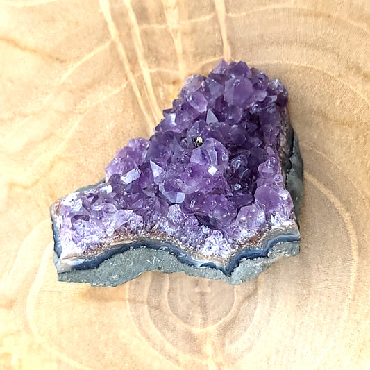 PETITE DRUSE N°110 EN CRISTAUX AMÉTHYSTE - PIERRE UNIQUE & ARTISANALE