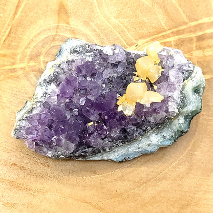 DRUSE MOYENNE N°109 EN CRISTAUX AMÉTHYSTE + CALCITE - PIERRE UNIQUE & ARTISANALE