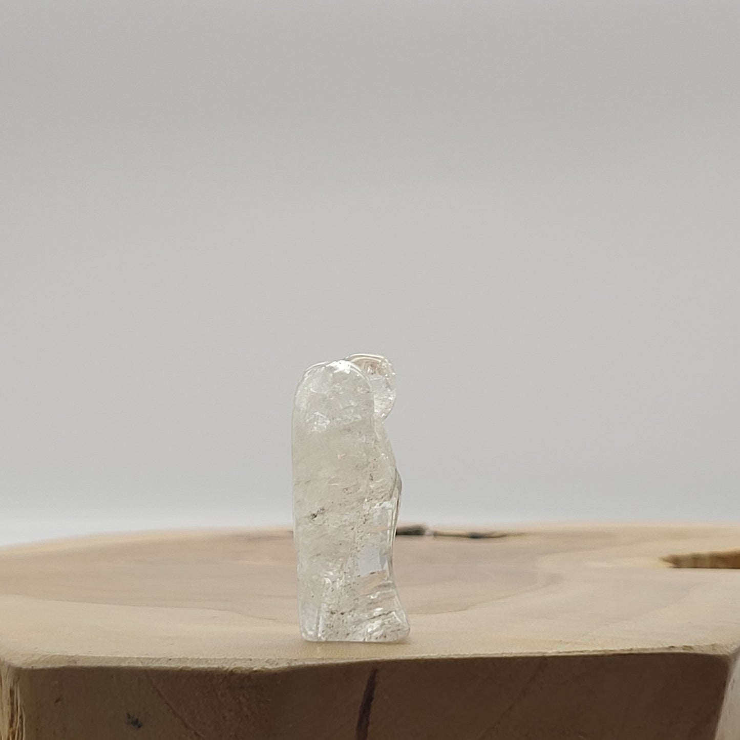 ANGE GARDIEN SCULPTÉ EN PIERRE CRISTAL DE ROCHE - UNIQUE & ARTISANAL