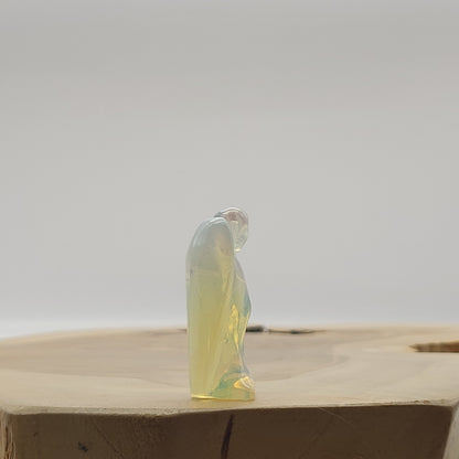 ANGE GARDIEN SCULPTÉ EN OPALITE - UNIQUE & ARTISANAL