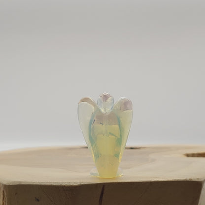 ANGE GARDIEN SCULPTÉ EN OPALITE - UNIQUE & ARTISANAL