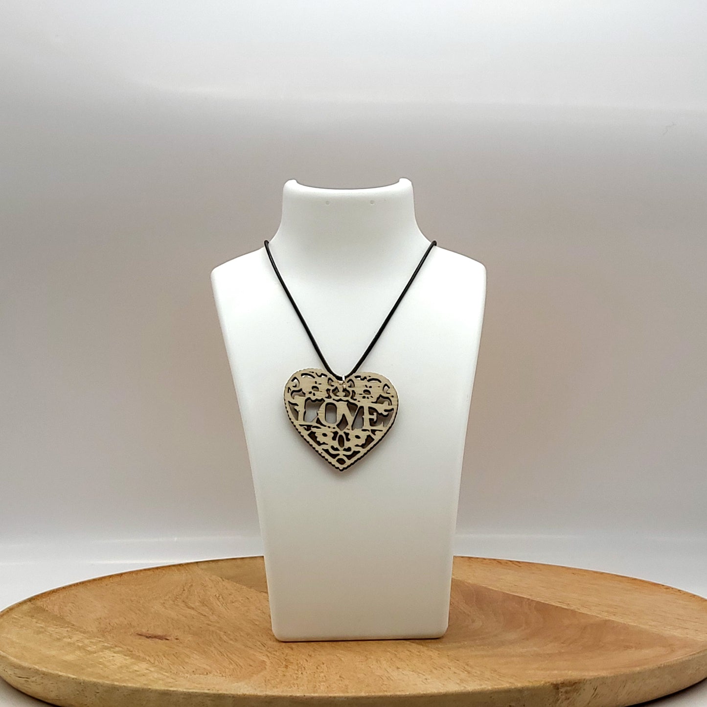 COLLIER + PENDENTIF " LOVE " CŒUR EN BOIS - BIJOU FANTAISIE UNIQUE, ORIGINAL & ARTISANAL