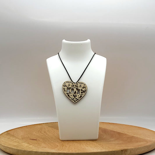 COLLIER + PENDENTIF " LOVE " CŒUR EN BOIS - BIJOU FANTAISIE UNIQUE, ORIGINAL & ARTISANAL