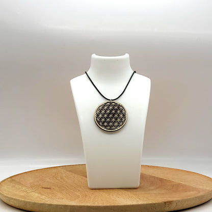 COLLIER + PENDENTIF SYMBOLE FLEUR DE VIE EN BOIS - BIJOU FANTAISIE UNIQUE, ORIGINAL & ARTISANAL