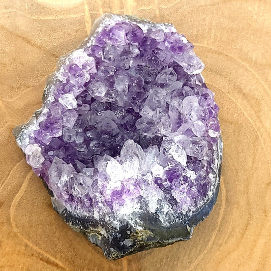 DRUSE MOYENNE N°105 EN CRISTAUX AMÉTHYSTE - PIERRE UNIQUE & ARTISANALE