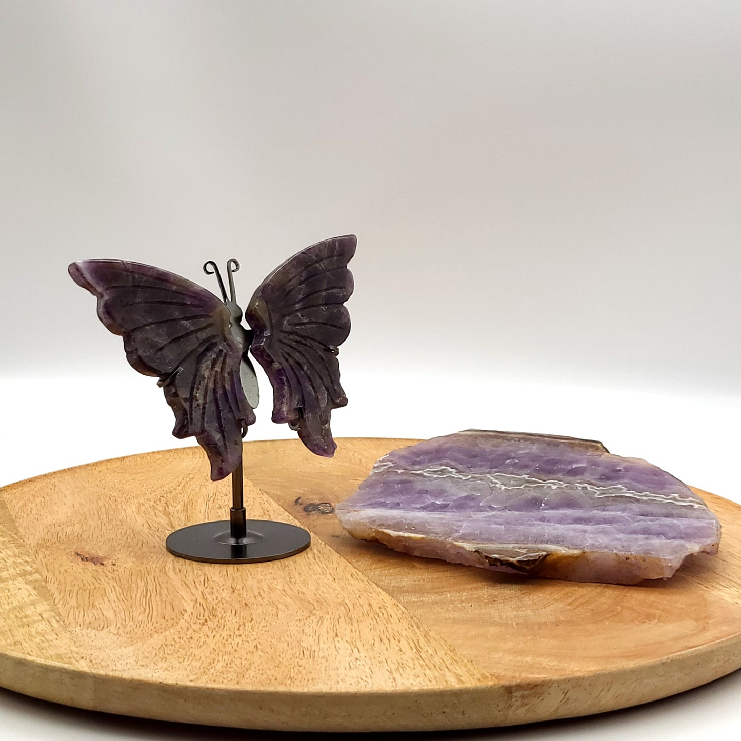 GRAND PAPILLON EN PIERRE AMÉTHYSTE N°4 SUR SOCLE EN MÉTAL - DÉCORATION ARTISANALE, ORIGINALE & UNIQUE AU CHOIX