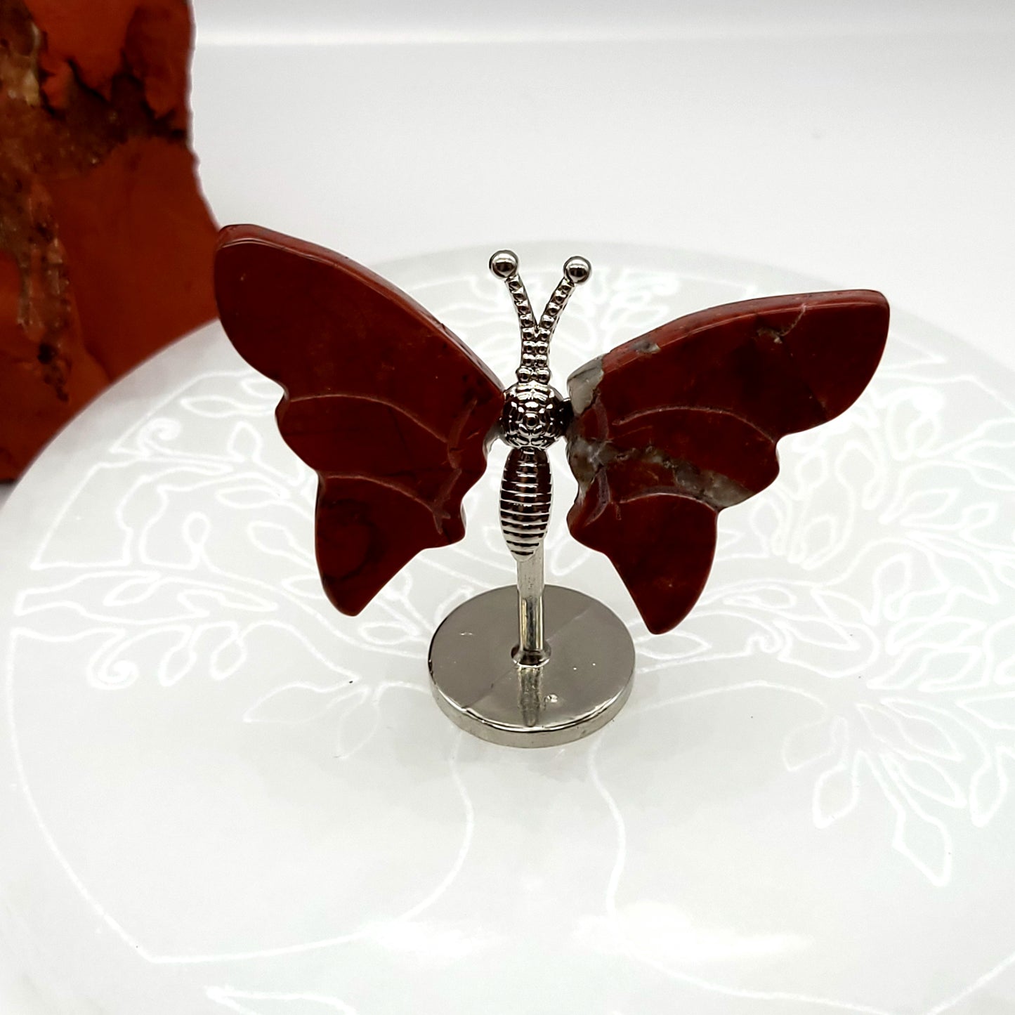 PAPILLON MOYEN EN PIERRE DE JASPE ROUGE N°1 SUR SOCLE EN MÉTAL - DÉCORATION ARTISANALE, ORIGINALE & UNIQUE AU CHOIX