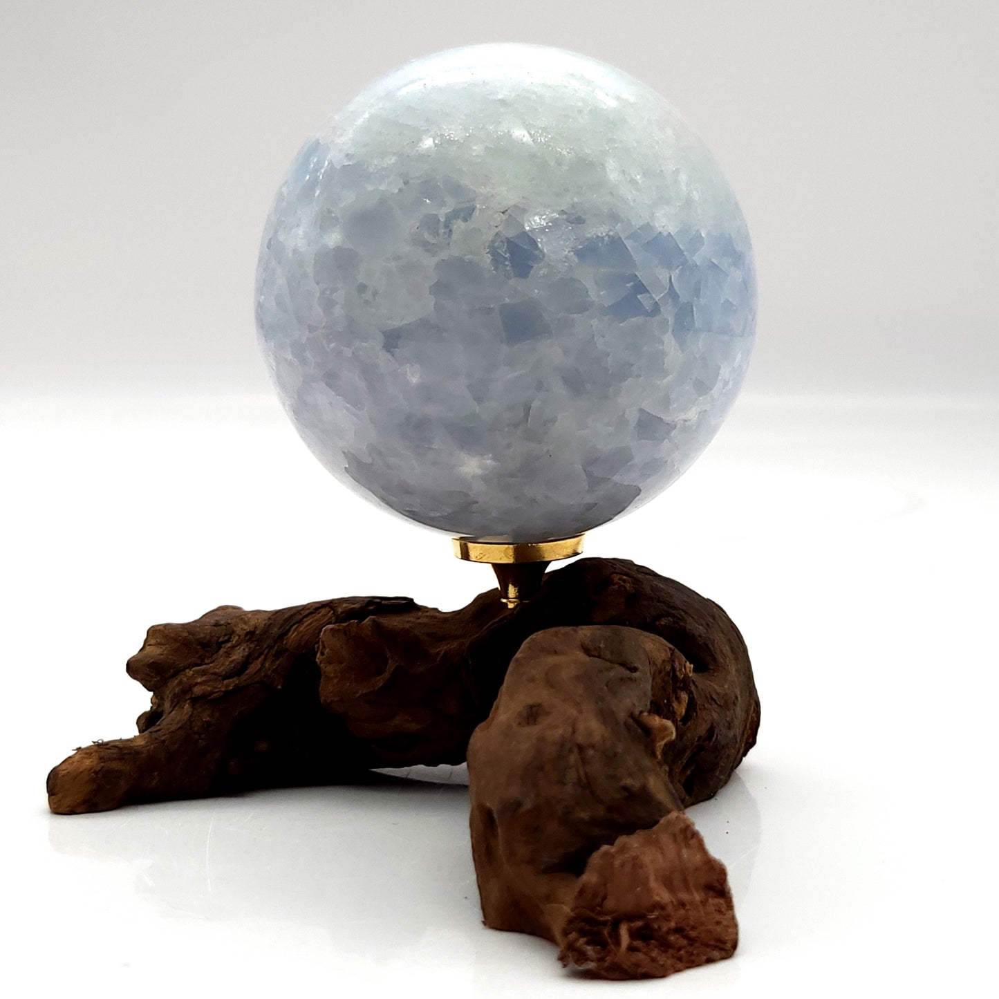 SCULPTURE SPHÈRE ou BOULE 3D EN PIERRE DE CÉLESTINE  (bleue) N°3 - UNIQUE & ARTISANALE