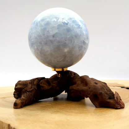 SCULPTURE SPHÈRE ou BOULE 3D EN PIERRE DE CÉLESTINE  (bleue) N°3 - UNIQUE & ARTISANALE