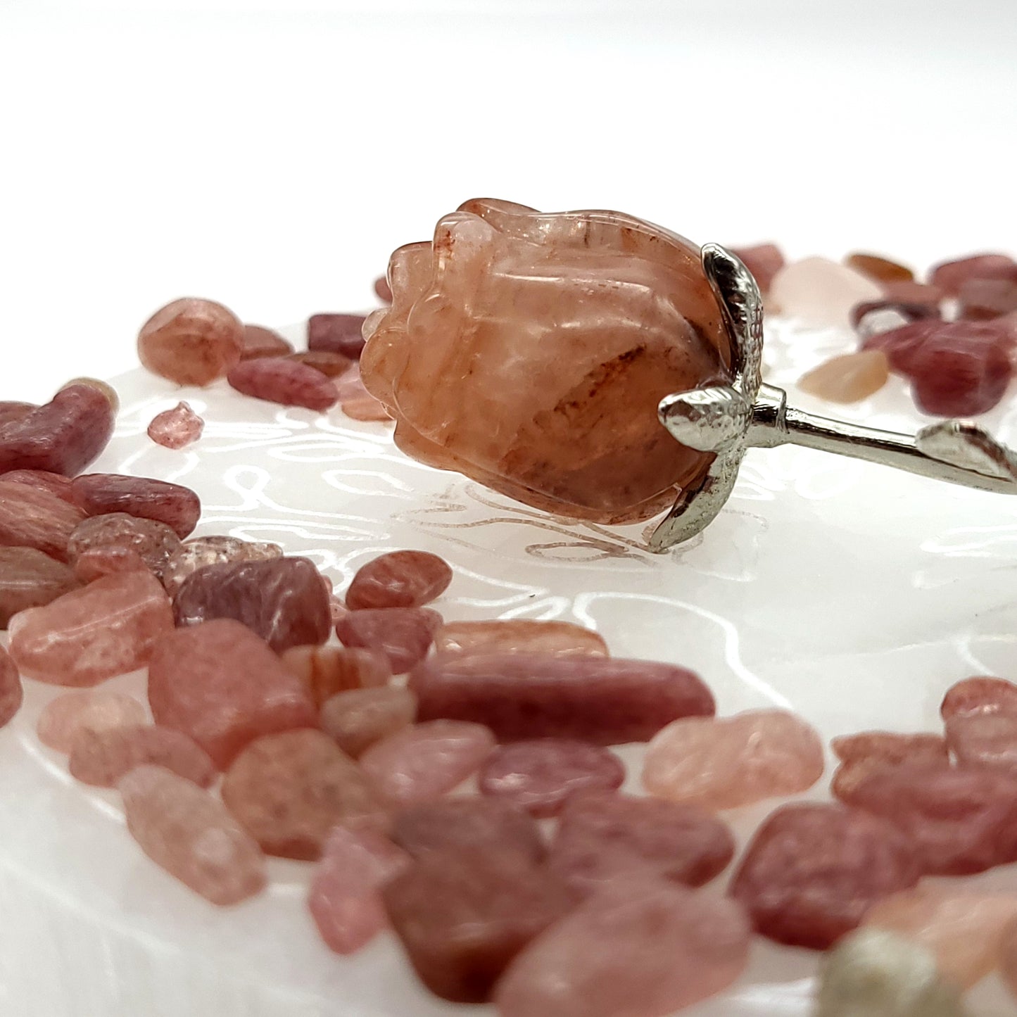 FLEURS " ROSES " SCULPTÉES EN PIERRES DE QUARTZ ROSE, FRAISE et BLANC – DÉCORATIONS ORIGINALES, UNIQUES & ARTISANALES