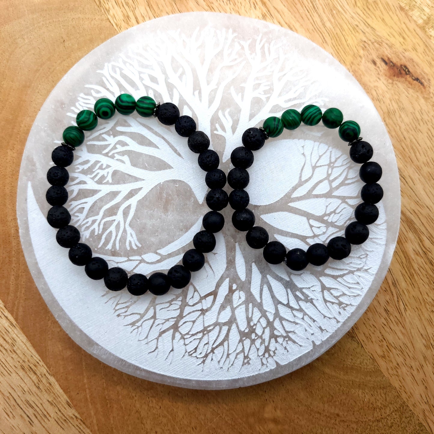 BRACELETS À ÉLASTIQUES EN PIERRES DE LAVE + MALACHITE - 2 TAILLES AU CHOIX - BIJOUX ARTISANAUX, UNIQUES & ORIGINAUX