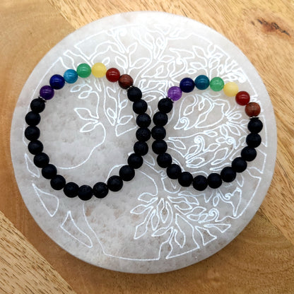 BRACELETS À ÉLASTIQUES EN PIERRES DE LAVE + 7 CHAKRAS - 2 TAILLES AU CHOIX - BIJOUX ARTISANAUX, UNIQUES & ORIGINAUX