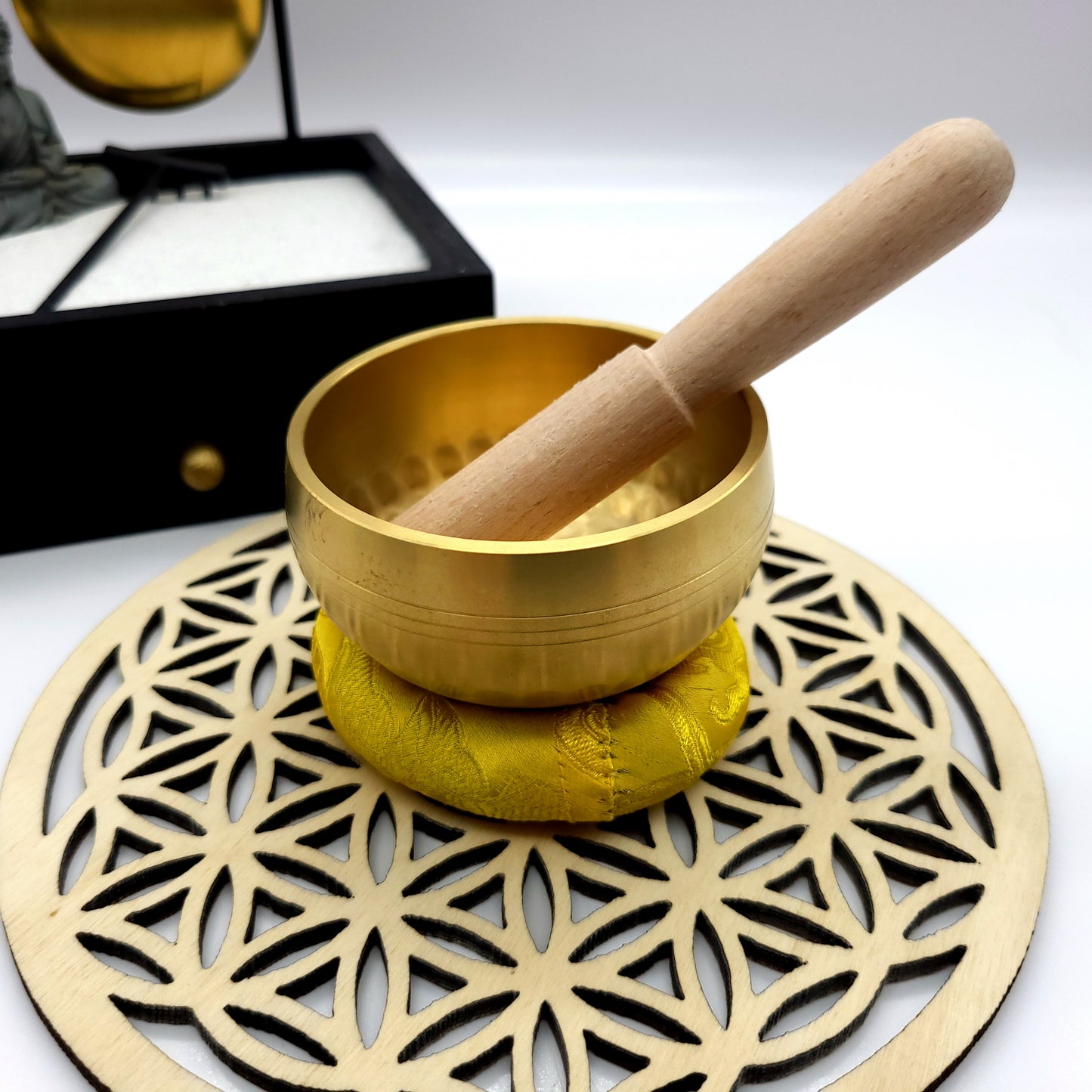 DIVERS PETITS BOLS CHANTANTS + BÂTONS & COUSSINS – UNIQUES, ARTISANAUX