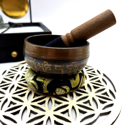 DIVERS PETITS BOLS CHANTANTS + BÂTONS & COUSSINS – UNIQUES, ARTISANAUX