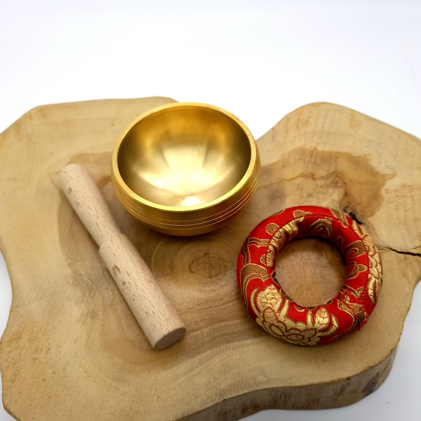 DIVERS PETITS BOLS CHANTANTS + BÂTONS & COUSSINS – UNIQUES, ARTISANAUX